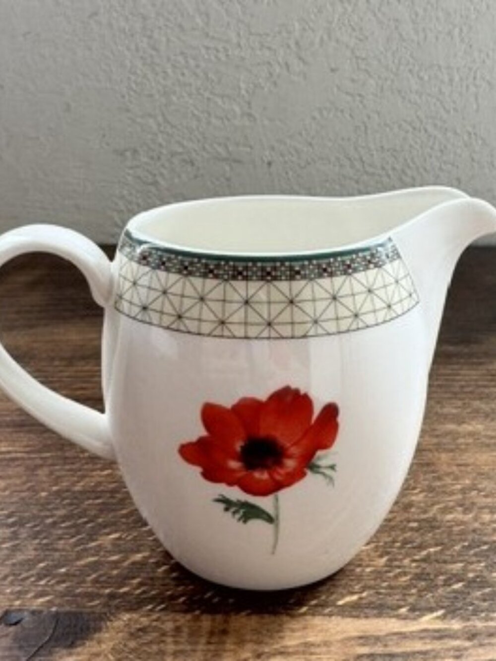 MIKASA POPPY MEMORY CREAMER - RETIRED